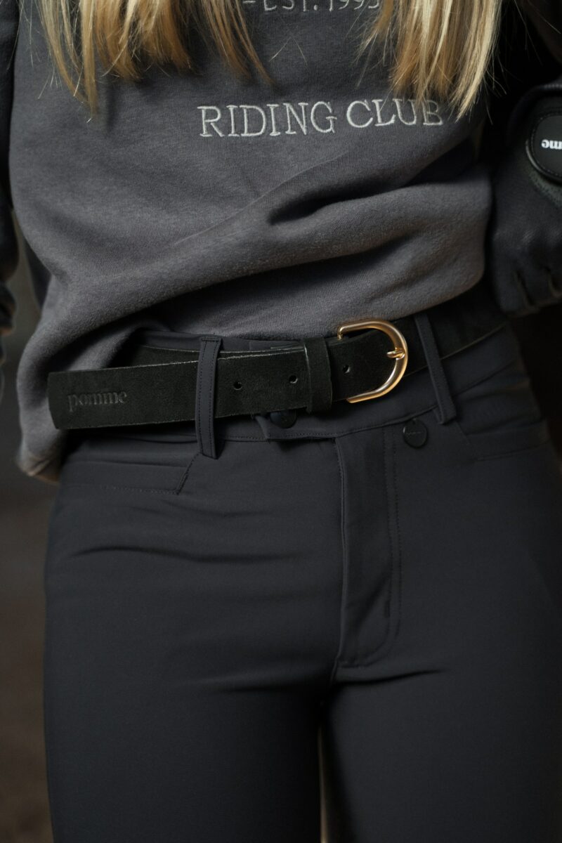 Pomme Carla Black, Belt