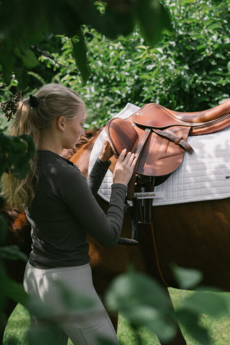 Back on Track, Saddle Pad Jumping No. l, White