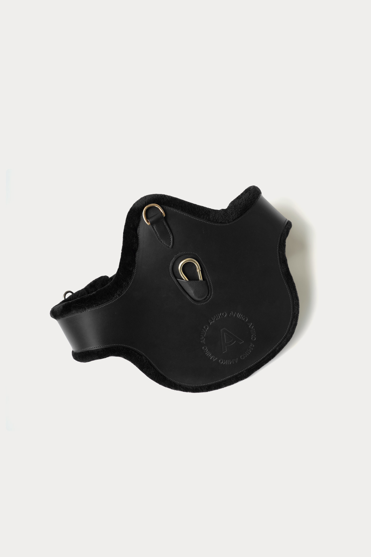 Amiko Essential Guard Girth Fur, Black
