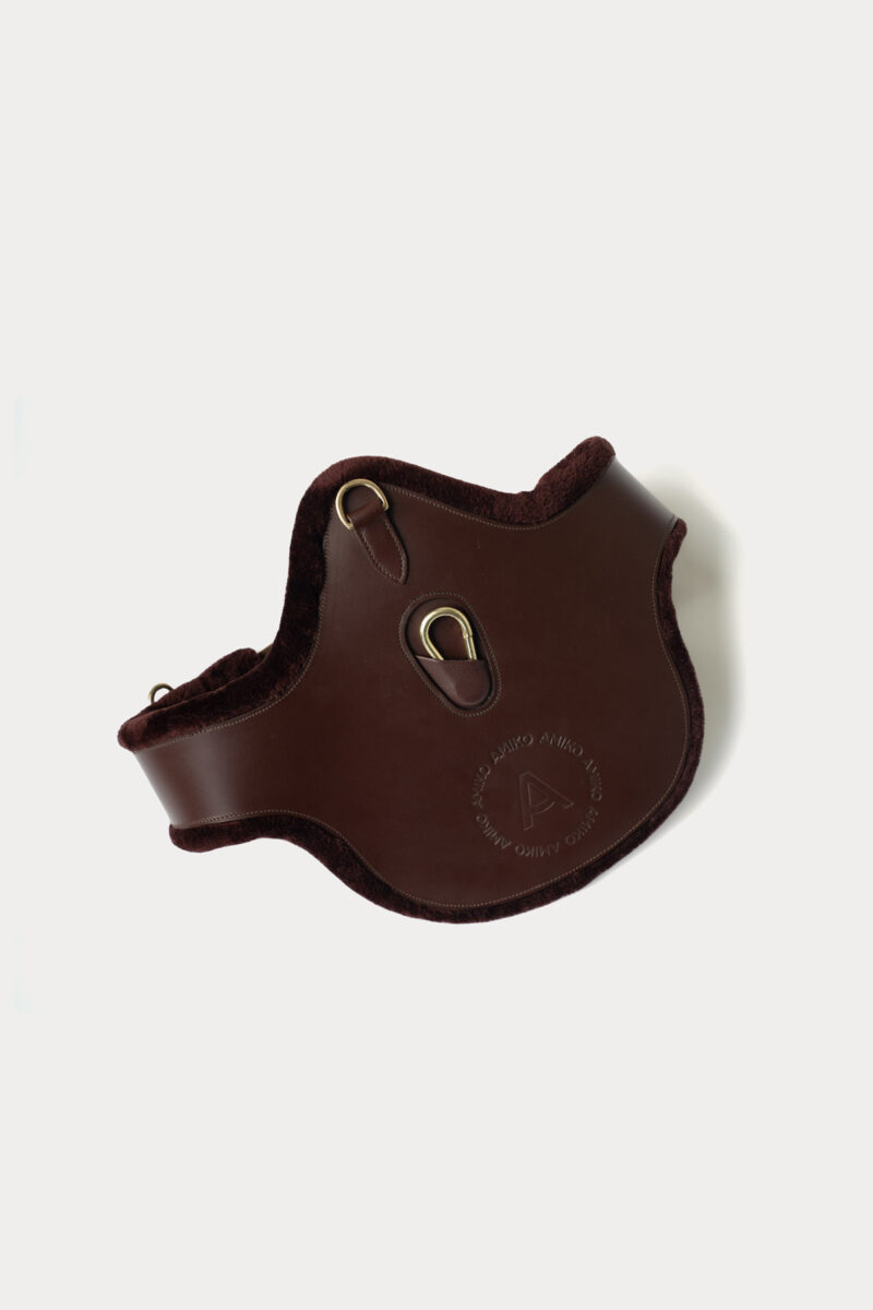 Amiko Essential Guard Girth Fur, Brown