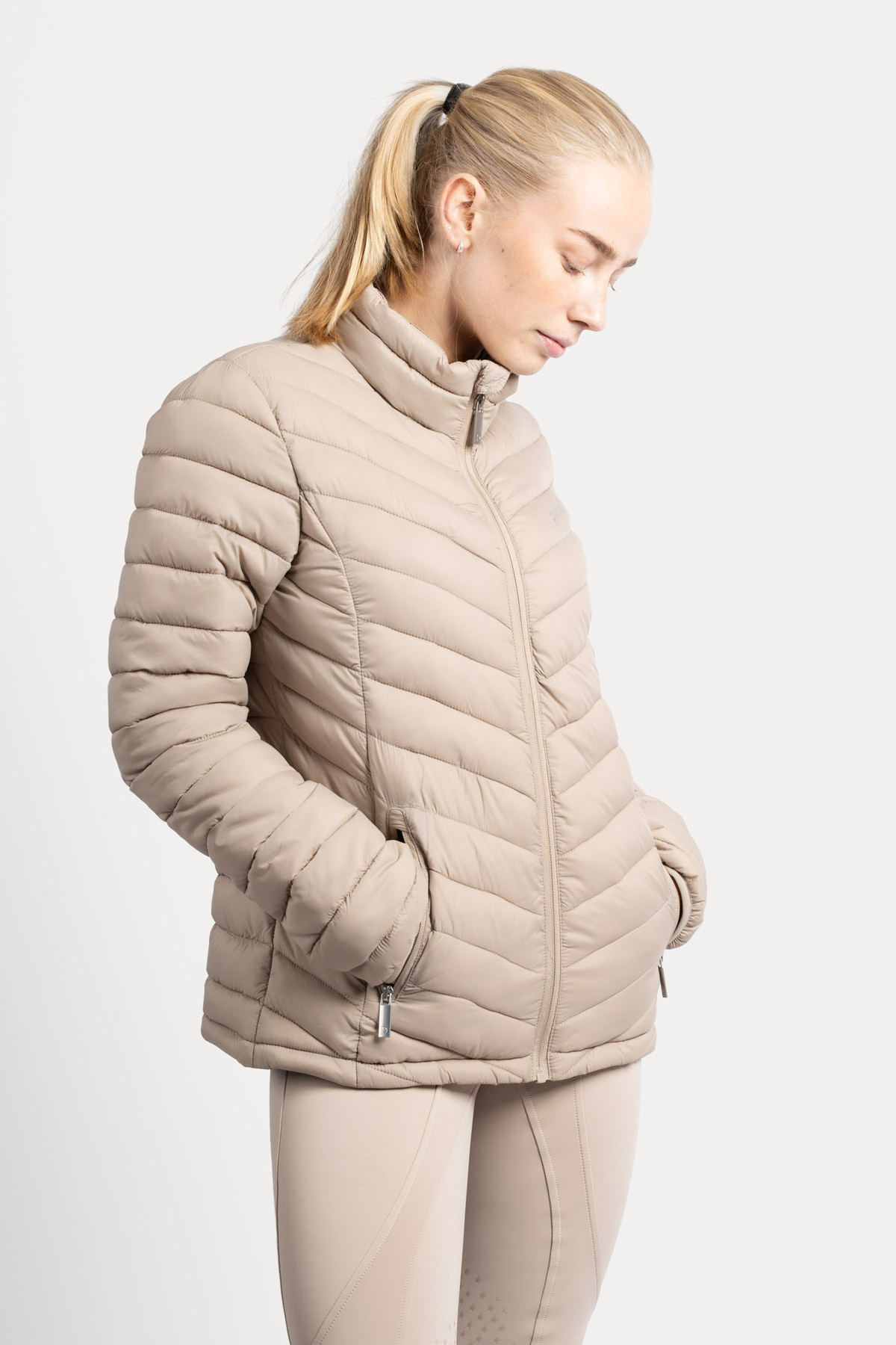 Pomme Ingrid Cobblestone, Leichte Jacke