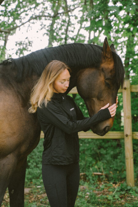 Pomme Clara UV-Shirt, Black